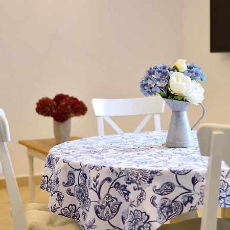 R Cottage Jacuzzival บาลาตอนเฟนีแวช ภายนอก รูปภาพ